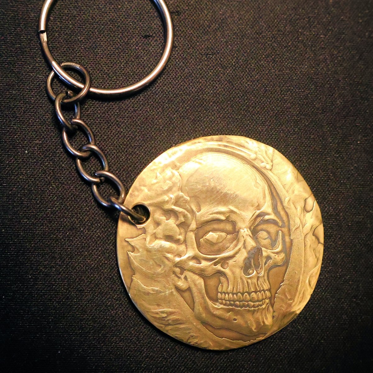 Custom Personalized 3D Engraved Keychain – Fun &amp; Majestic Designs