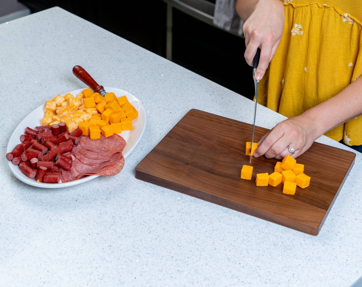 Makerflo Walnut Wood Cutting Board Ideal for Laser Engraving